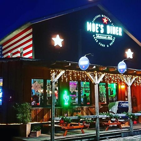 Moes Diner Hotel Schloß Holte-Stukenbrock Buitenkant foto